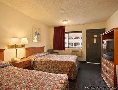 Hotel Express Vegas-nellis 3*