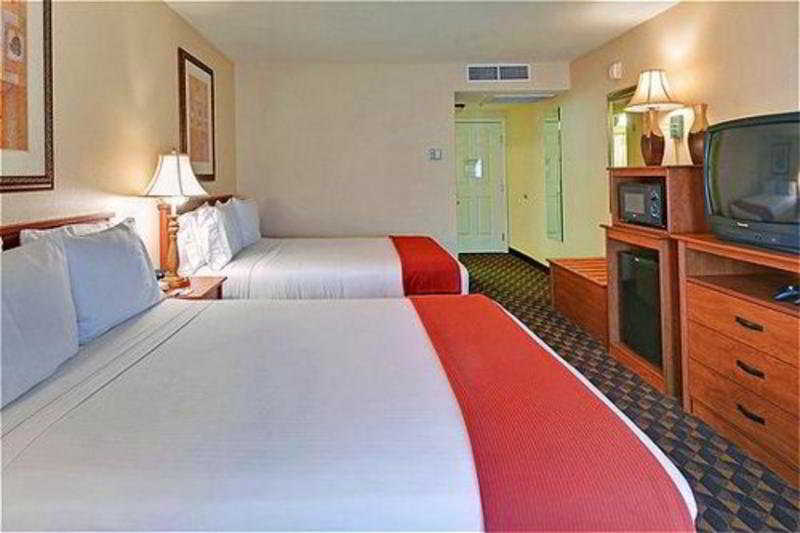 Express Vegas-nellis Hotel Las Vegas