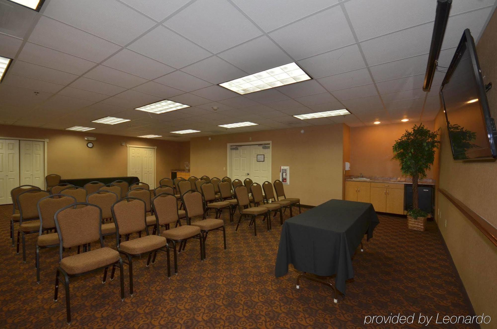 Express Vegas-nellis Hotel