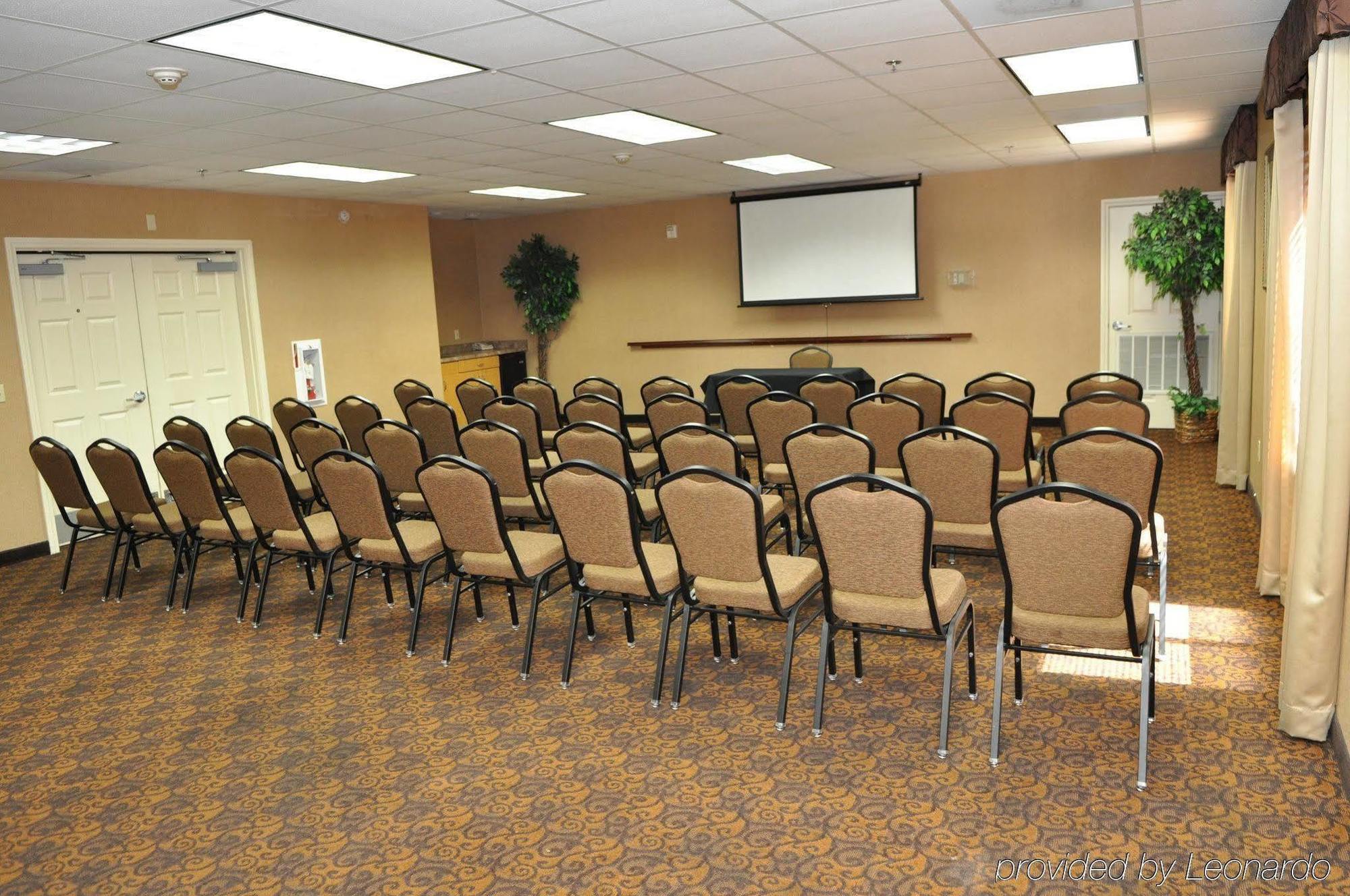 Express Vegas-nellis Hotel